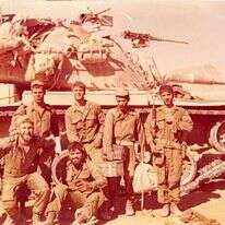 הרב אליהו בירנבוים (משמאל) בעת שירותו הצבאי. | מתוך האלבום הפרטי