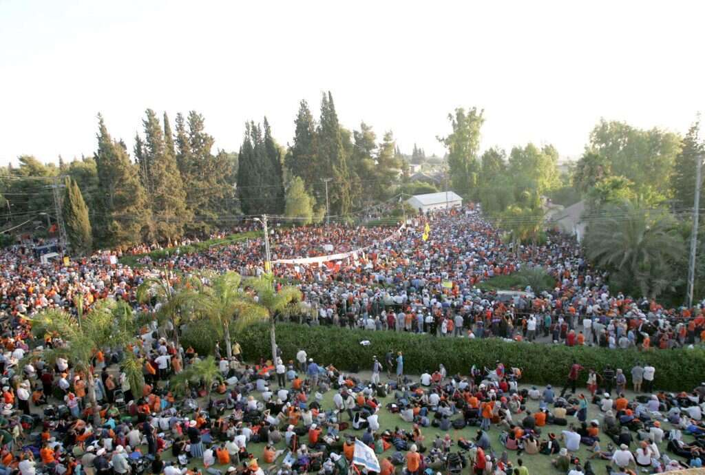 צעדת המחאה בכפר־מימון. | מרים צחי