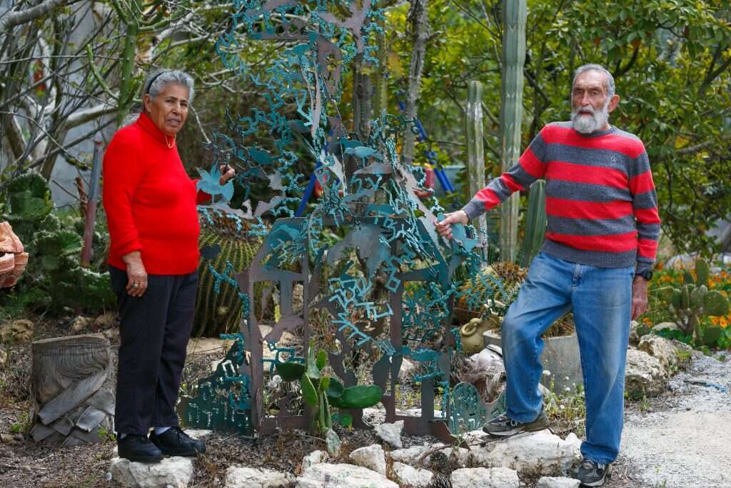 ה'עץ' של משפחת רוזנבלט. ראובן ואורה רוזנלבט. | לירון מולדובן