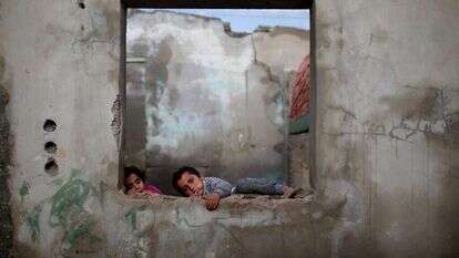 ילדים במחנה הפליטים אל־שאטי. | רויטרס ילדים במחנה הפליטים אל־שאטי. | רויטרס