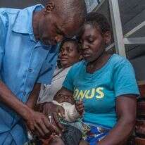 חיסון נגד מלריה במלאווי. | AFP