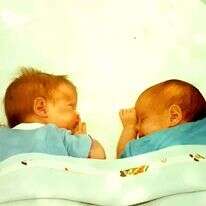 התאומות רותם והגר לוי. | מתוך האוסף המשפחתי