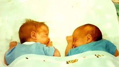 התאומות רותם והגר לוי. | מתוך האוסף המשפחתי