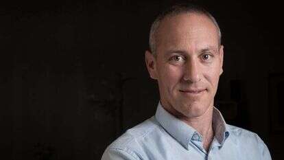 חילי טרופר. | הדס פרוש, פלאש 90