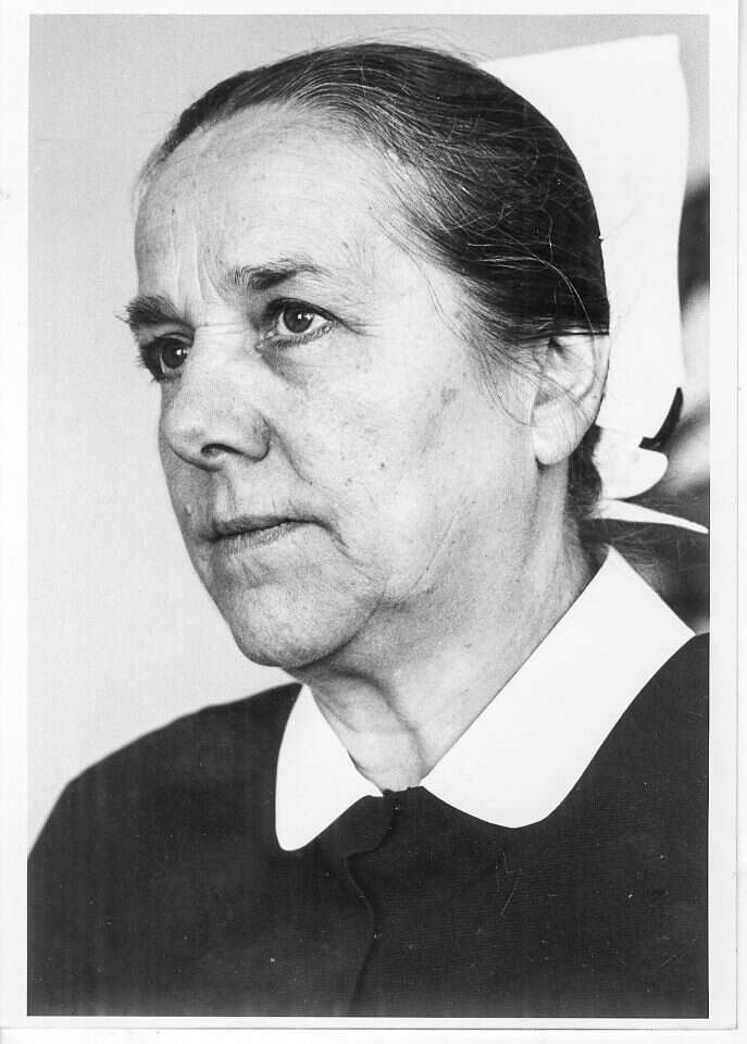 עם מותה התפוגגה אימת המיסיון. אמה ברגר. | ראובן קסטרו - מעריב