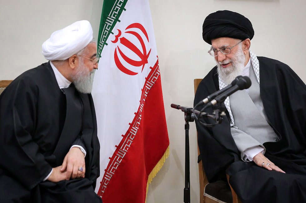 המנהיג האיראני העליון חמינאי ונשיא איראן לשעבר רוחאני. | EPA