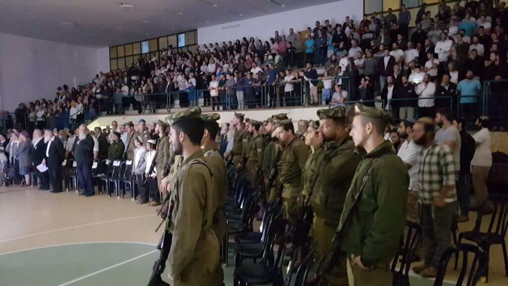 טקס ערב יום הזיכרון באלון מורה. | נדב גולדשטיין/TPS