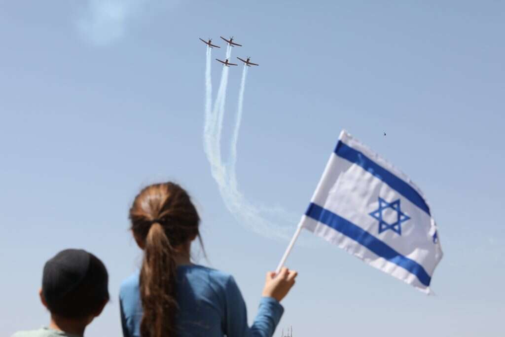 מטס יום העצמאות. | מרים צחי