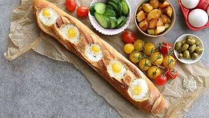 ביצה בבגט. | אפרת ליכטנשטט