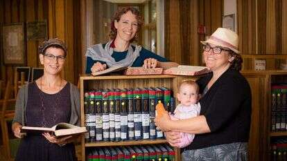 אישה צריכה לדעת שהכול פתוח בפניה. הרבניות (מימין לשמאל) אביטל אנגלברג, שלומית פיאמנטה ושלומית פלינט. | אריק סולטן