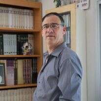 "אני מוכן לספוג הרבה כדי שזכויות החשוד לא ייפגעו". פרקליט המדינה שי ניצן בביתו, השבוע. | נעם ריבקין פנטון, פלאש 90