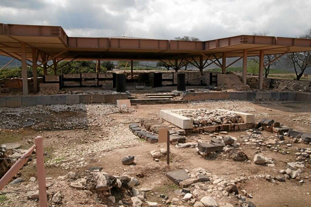 ארמון המלך המשוחזר מן התקופה הכנענית. תל חצור. | Mboesch ארמון המלך המשוחזר מן התקופה הכנענית. תל חצור. | Mboesch