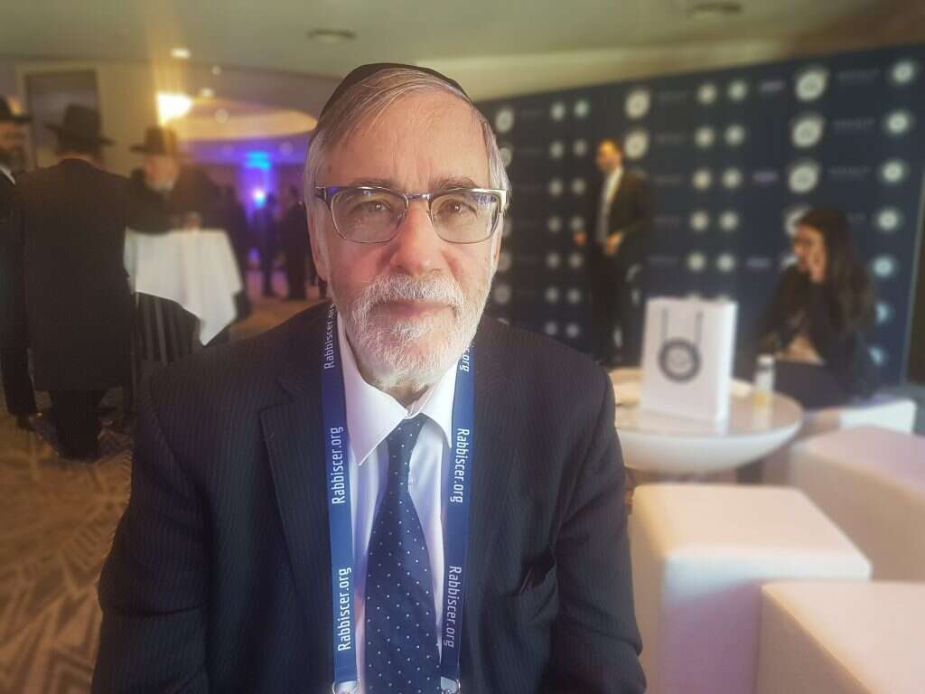 הרב אברהם גיגי. | צביקה קליין