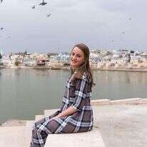 גאולה גולדשטיין בהודו. | אביטל הירש