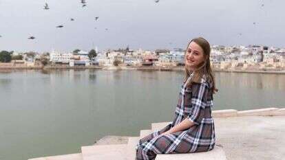 גאולה גולדשטיין בהודו. | אביטל הירש