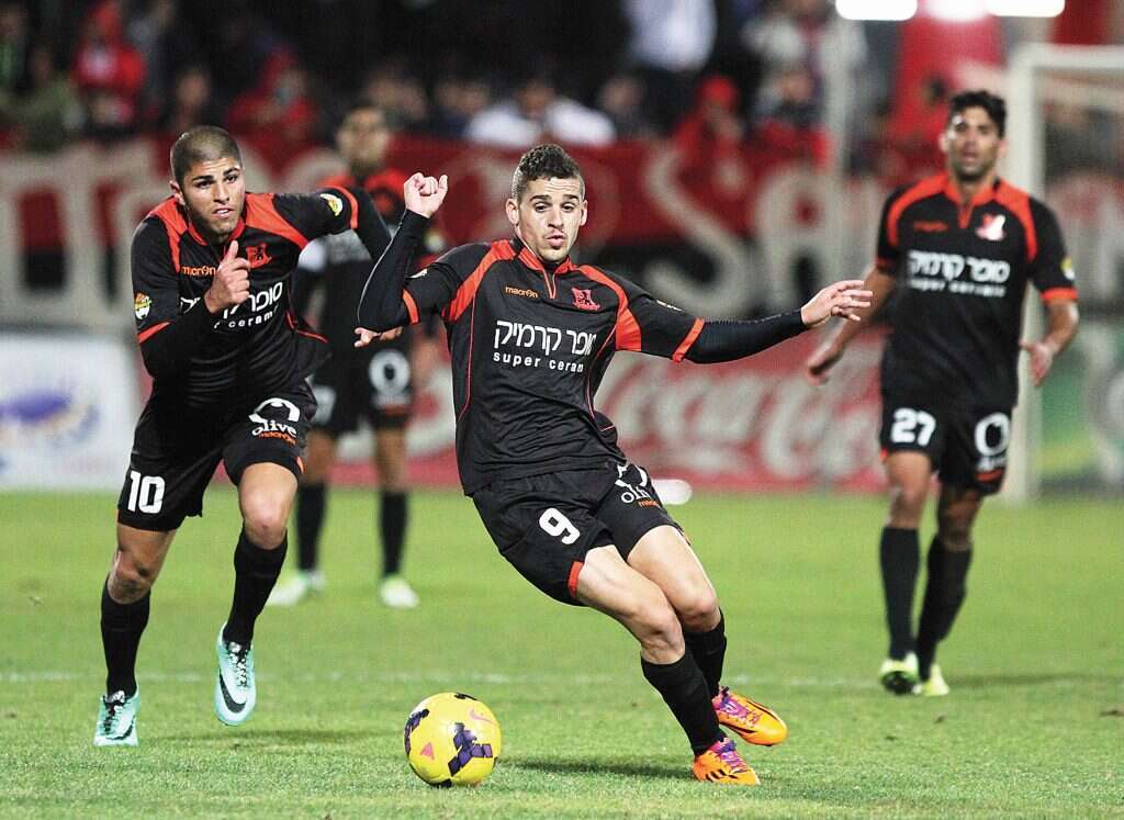 חברים קרובים. אמיר עגייב (במרכז) | ערן לוף