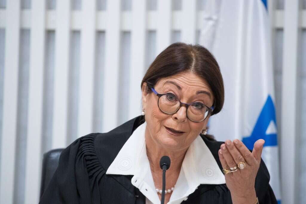 נשיאת העליון אסתר חיות. | יונתן זינדל, פלאש 90