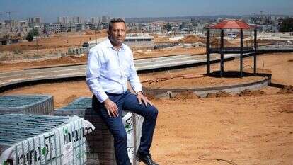 לעשות משדרות גן עדן. אלון דוידי באתר הקמת פארק האקסטרים של העיר. | אריק סולטן לעשות משדרות גן עדן. אלון דוידי באתר הקמת פארק האקסטרים של העיר. | אריק סולטן