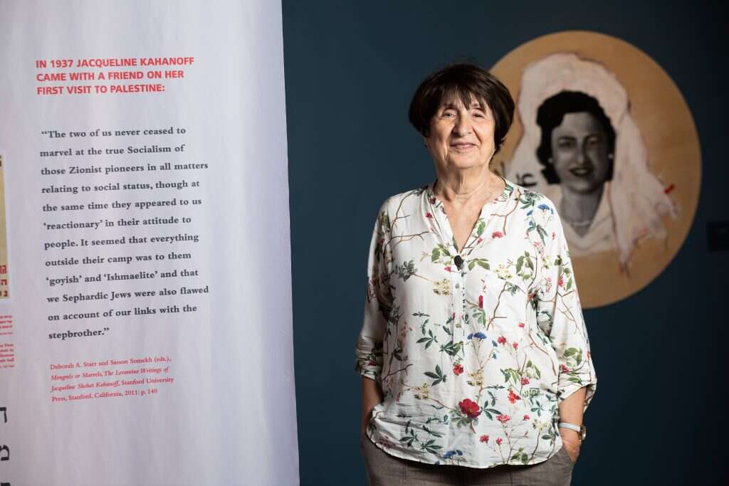 שרה טוראל אוצרת התערוכה "ז'קלין כהנוב הלבנט כמשל" במוזיאון ארץ ישראל בתל אביב. | אריק סולטן