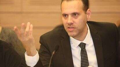 מיקי זוהר. | מרים צחי