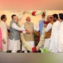 נרנדרה מודי ופוליטיקאים תומכים ממפלגתו וממפלגות הימין האחרות בניו־דלהי. | EPA