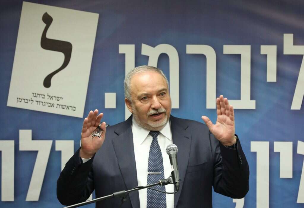 יו"ר ישראל ביתנו אביגדור ליברמן במסיבת העיתונאים. | EPA