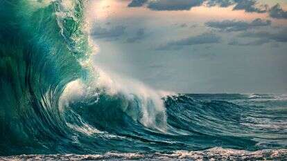 הגל הגדול. | שאטרסטוק הגל הגדול. | שאטרסטוק