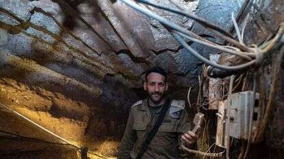 סא"ל אבשלום דדון במנהרה. | אייל מרגולין - ג'יני