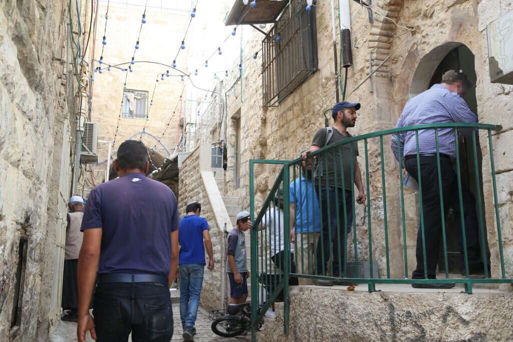 סיור עם תושבי הרובע המוסלמי. | מרים צחי