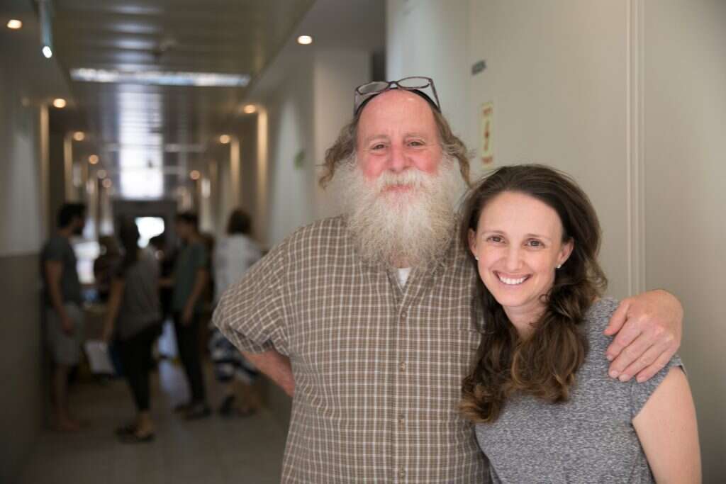 ברכי ספרונג ילידת המושב ואביה שלום שוורץ. | יוסי אלוני