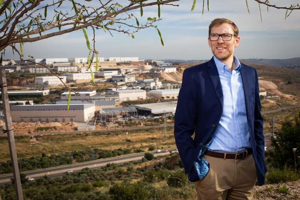 "הפלסטיני הוא שכן שיש לו בית עסק". אבי צימרמן. | אריק סולטן