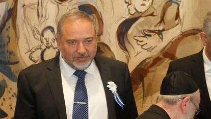 פעם ראשונה שמישהו מעמיד תנועת־נגד לחרדים. אביגדור ליברמן ויעקב ליצמן בהשבעה לכנסת ה20. | מרים אלסטר, פלאש 90