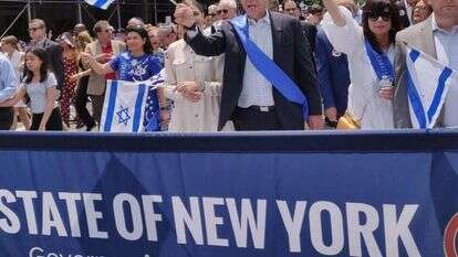 אנדרו קומו. | מיכאל טוכפלד אנדרו קומו. | מיכאל טוכפלד