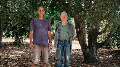 עזרא ברנע ועופר בינדל. | אבישג שאר-ישוב