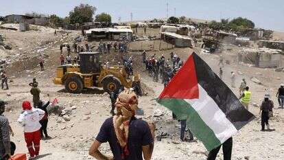 לא התיישבות אקראית אלא תוכנית סדורה. חאן אל־אחמר. | EPA לא התיישבות אקראית אלא תוכנית סדורה. חאן אל־אחמר. | EPA