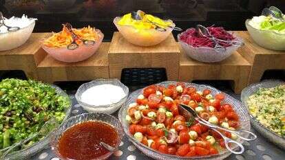 ארוחת בוקר במלון ליידי שטרן. | : חן קורן