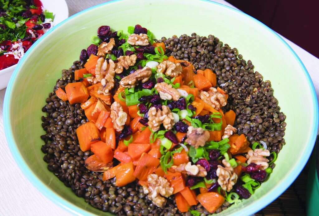 סלט עדשים שחורות. | יוסי אלוני