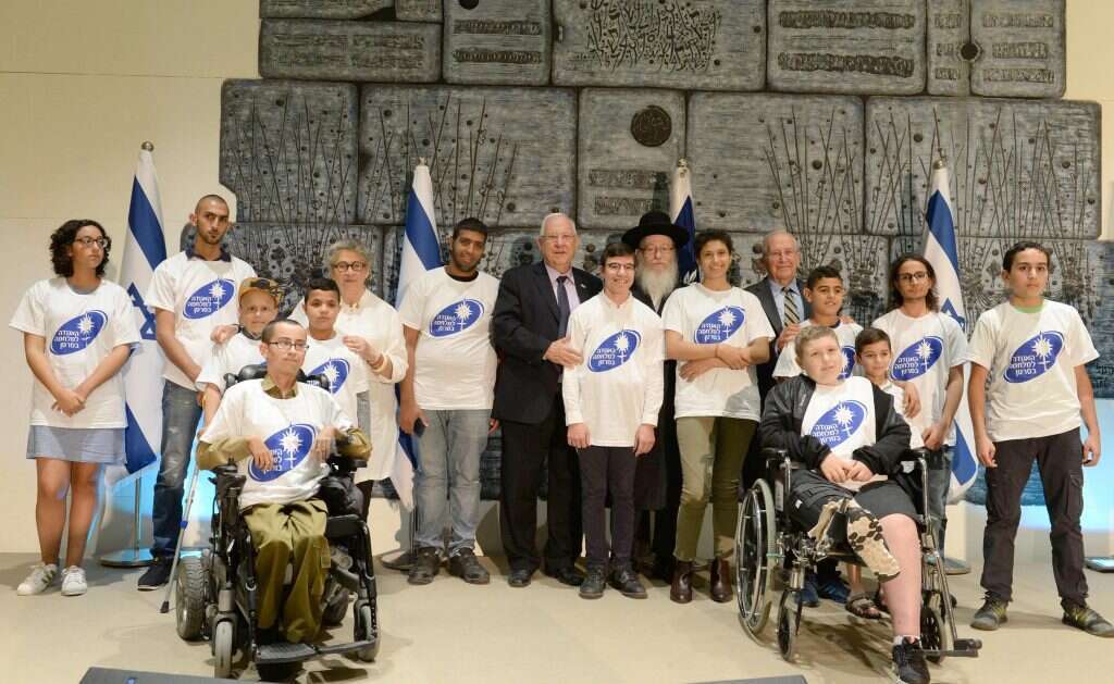 "עושים רע בלי להתכוון". ילדים חולי סרטן מהאגודה למלחמה בסרטן בביקור בבית הנשיא. | מארק ניימן, לע"מ "עושים רע בלי להתכוון". ילדים חולי סרטן מהאגודה למלחמה בסרטן בביקור בבית הנשיא. | מארק ניימן, לע"מ