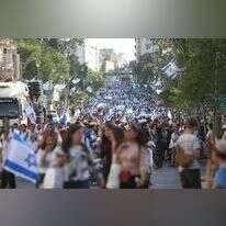 ריקוד הדגלים בירושלים. | מרים צחי ריקוד הדגלים בירושלים. | מרים צחי