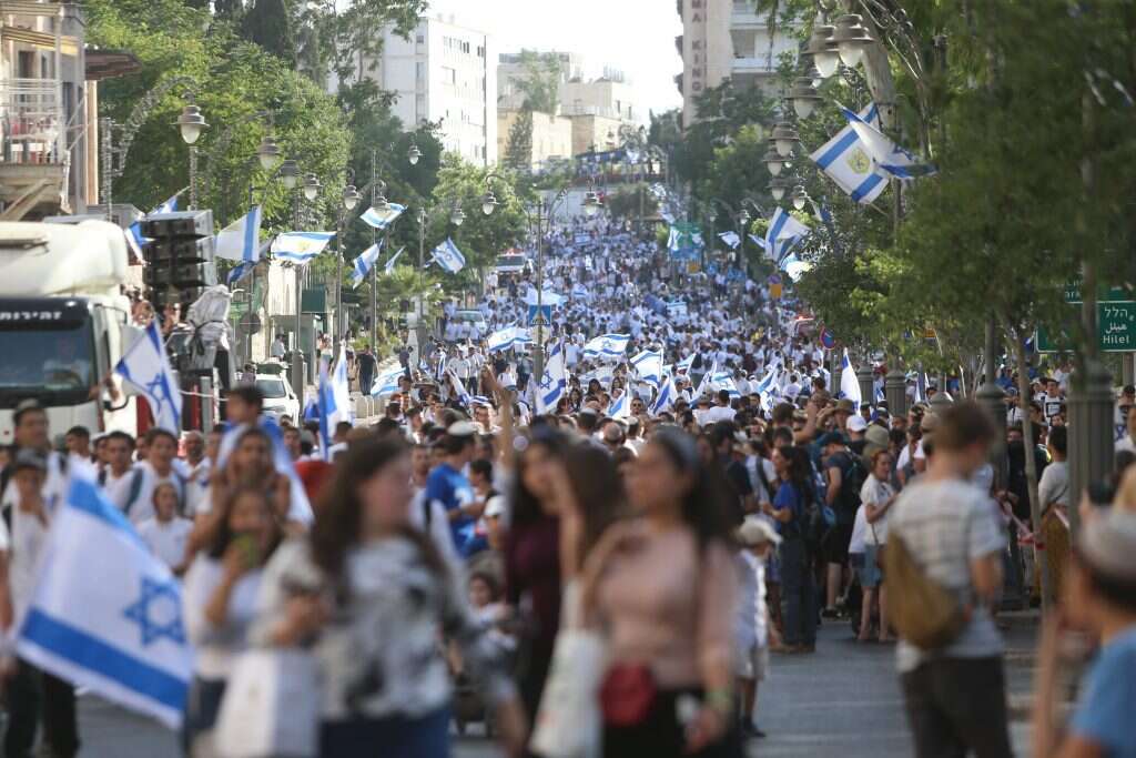 ריקוד הדגלים בירושלים. | מרים צחי