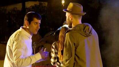 גושן, הנערה וטל-עזורי על בימת יום העצמאות. | מסך עיריית רמת-גן