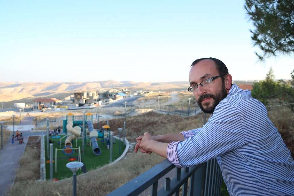 אליעזר ליסובוי. | מרים צחי