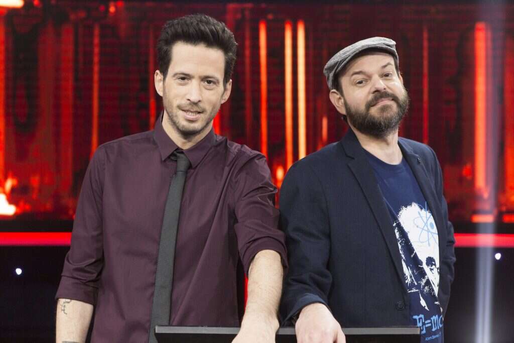 איתי הרמן עם עידו רוזנבלום מנחה התכנית המרדף. | גיא כושי ויריב פיין איתי הרמן עם עידו רוזנבלום מנחה התכנית המרדף. | גיא כושי ויריב פיין