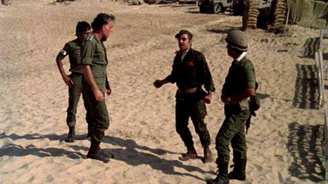 מסך מתוך הסרט "גבעת חלפון אינה עונה"