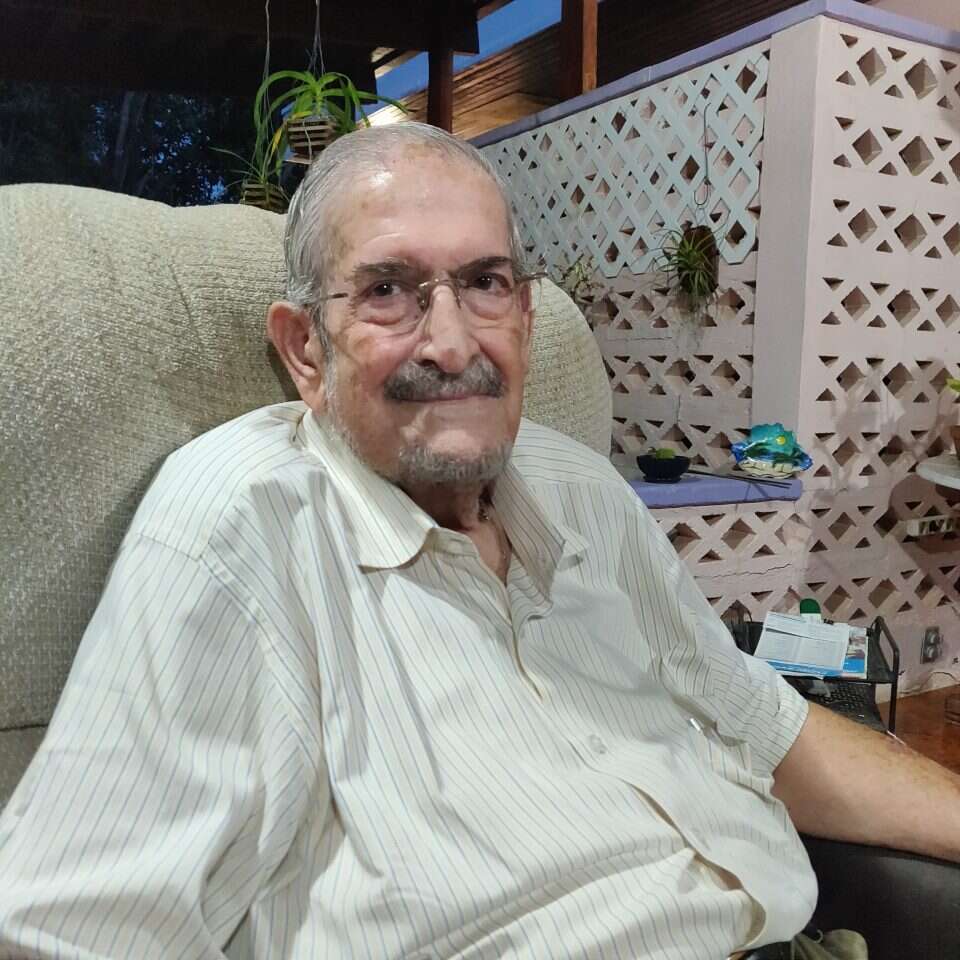 רנה מדורו, לשעבר נשיא הקהילה. | מיכאל טוכפלד רנה מדורו, לשעבר נשיא הקהילה. | מיכאל טוכפלד