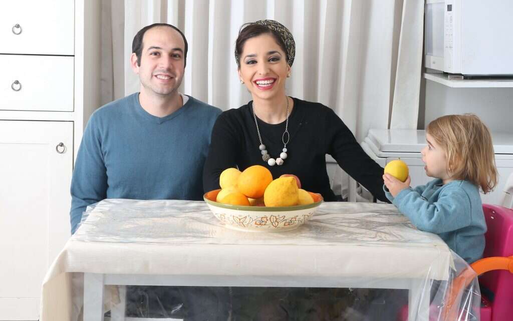 משפחת אלבז. | מרים צחי