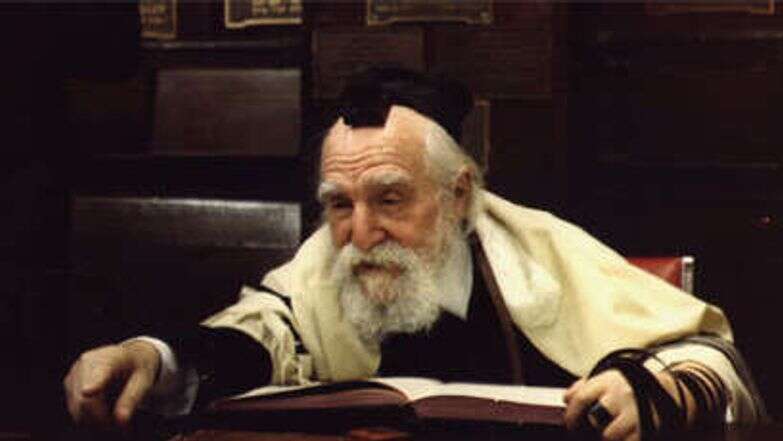 הרב משה פיינשטיין. | חנוך גרונמן