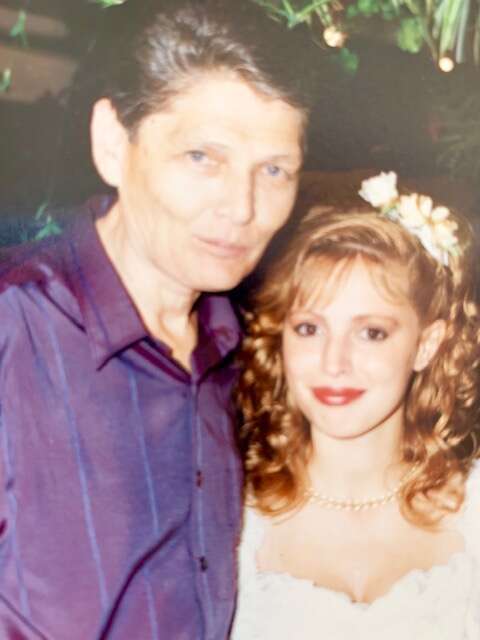 קשר קרוב במיוחד. בריק עם אביה ביום חתונתה. | מתוך האלבום הפרטי קשר קרוב במיוחד. בריק עם אביה ביום חתונתה. | מתוך האלבום הפרטי