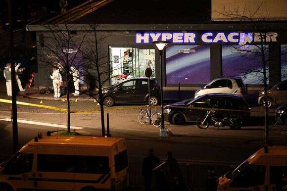 הפיגוע במרכול היהודי Hyper Cacher בפריז, 2015. | EPA הפיגוע במרכול היהודי Hyper Cacher בפריז, 2015. | EPA