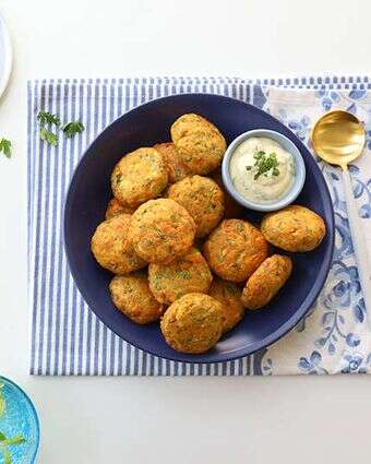 קציצות טונה שנחטפות מהצלחת. | אפרת ליכטנשטט